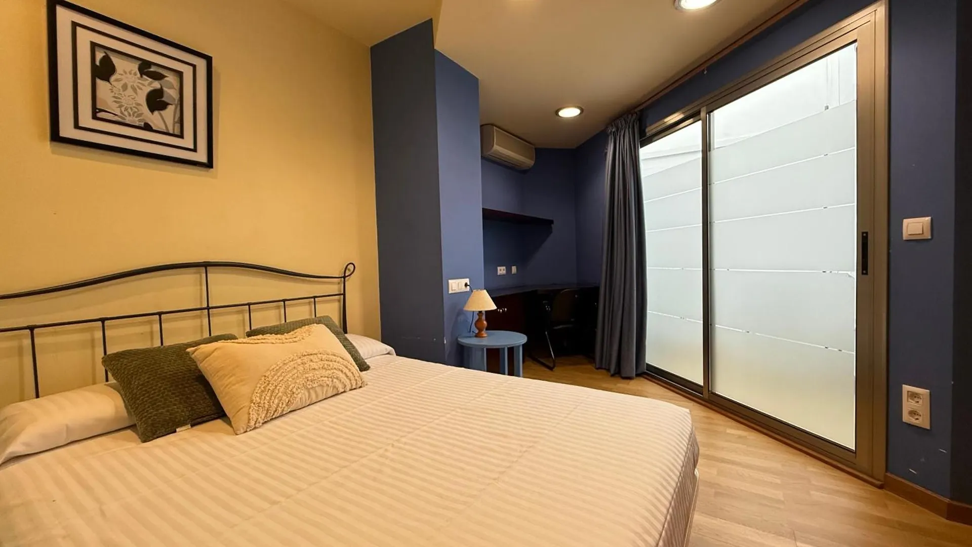 Agi Peater Center Apartment Roses