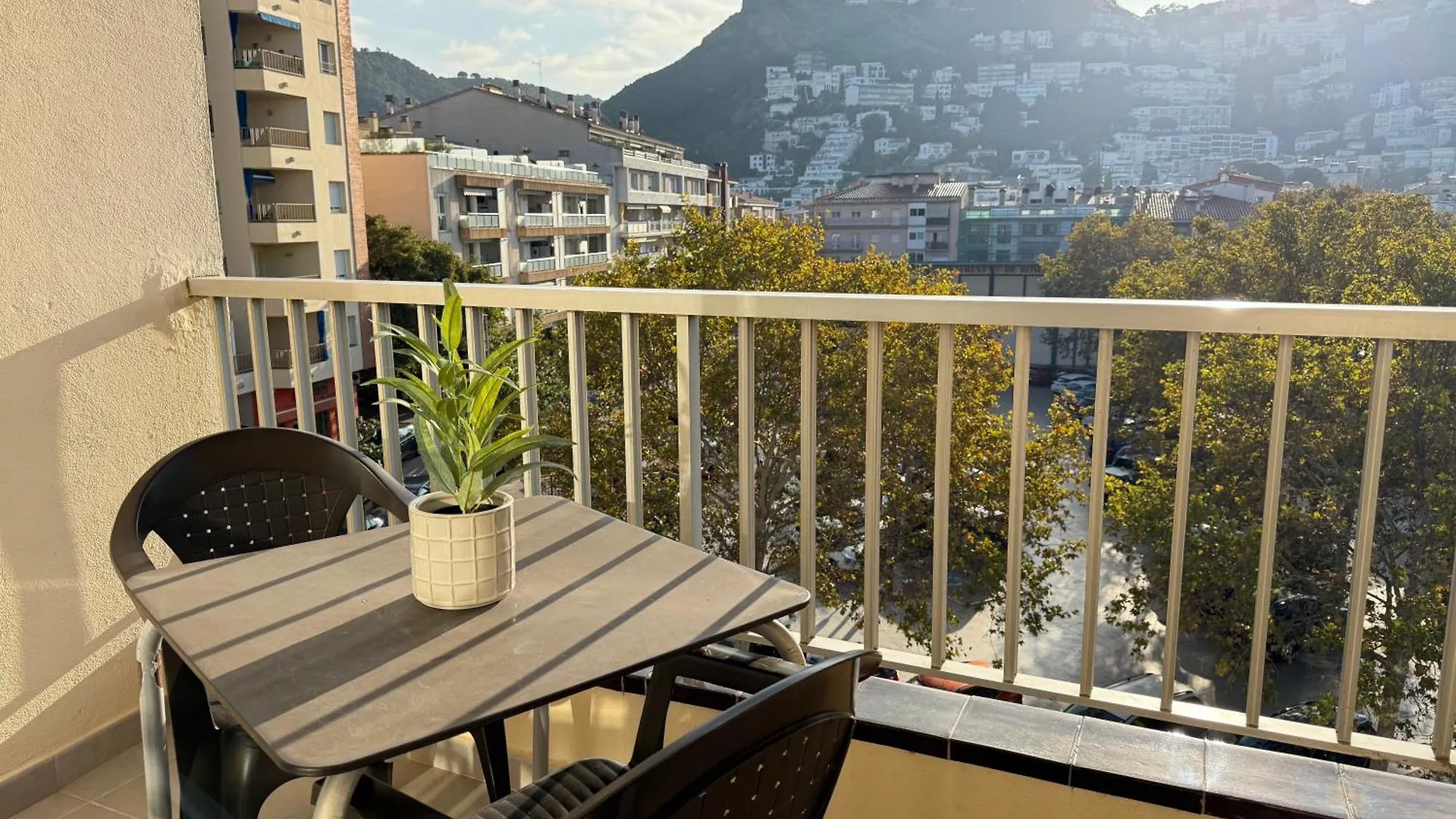 Agi Peater Center Apartment Roses Spain