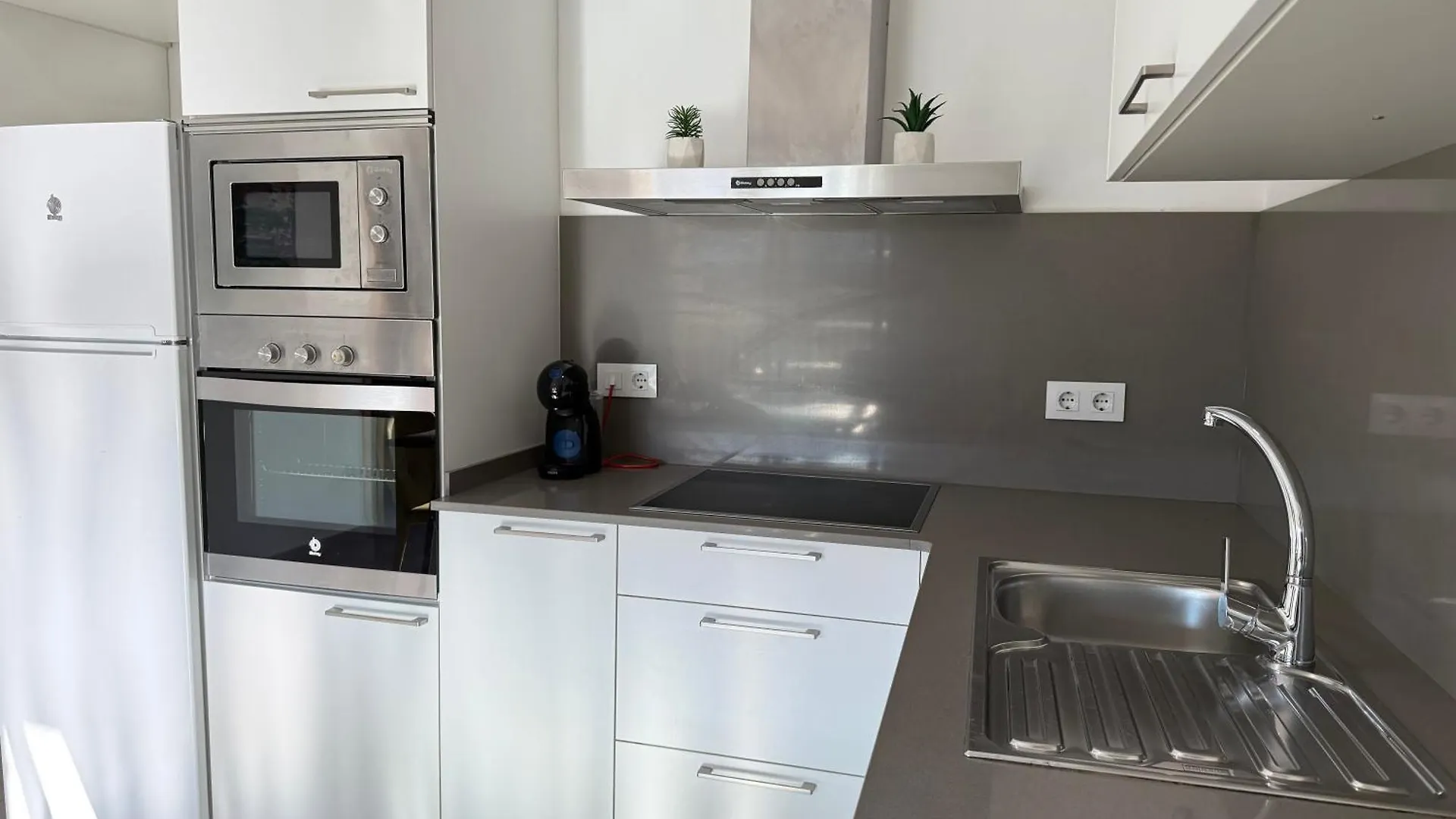 Agi Peater Center Apartment Roses Spain