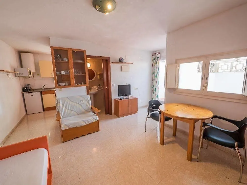 Agi Peater Center Apartment Roses